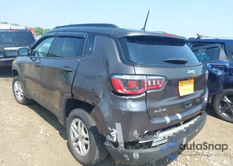 2018 Jeep Compass Sport 4X4 z USA, uszkodzony, nr VIN 3C4NJDAB7JT235218